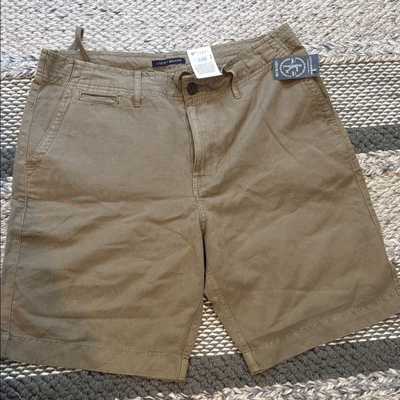 Lucky Brand Men's Tan Flat Front Shorts - Picture 1 of 5